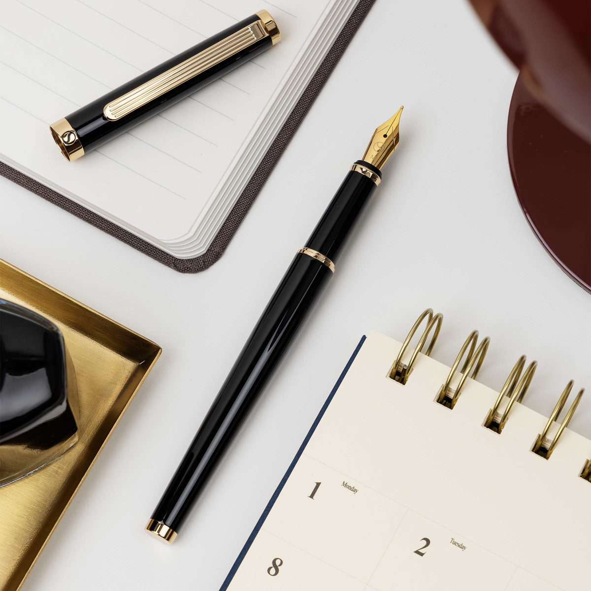 Scriveiner Premium Daily Black Gold Fountain Pen (Fine Nib)
