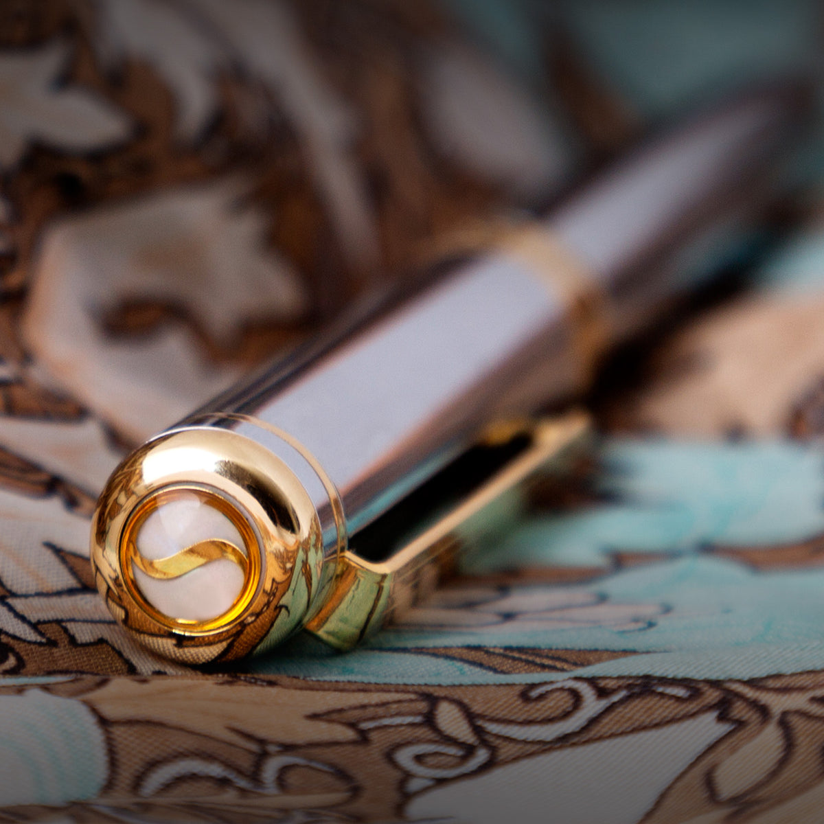 Stylo-plume classique Scriveiner chrome argenté - Pointe moyenne